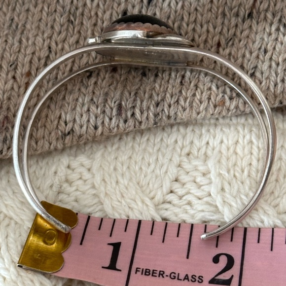 Vintage Navajo onyx sterling silver cuff - Picture 8 of 10